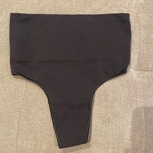 Skims core control thong